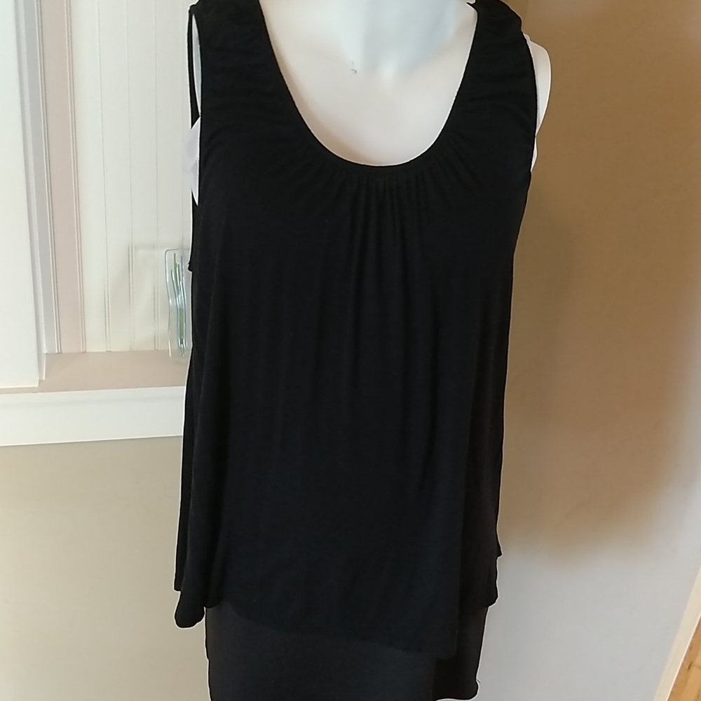 Elle Black Shell